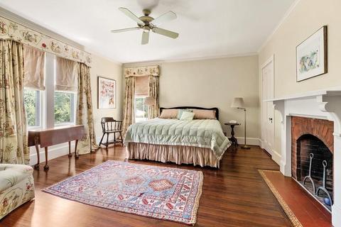 84 Upland Rd, Brookline, MA 02445 photo 17