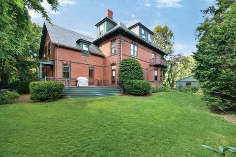 84 Upland Rd, Brookline, MA 02445 photo 25