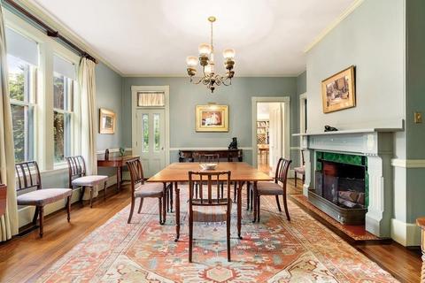 84 Upland Rd, Brookline, MA 02445 photo 8