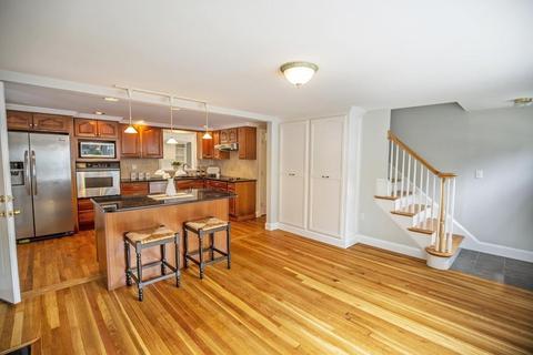 20 Irving St, Reading, MA 01867 photo 5