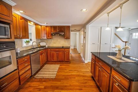 20 Irving St, Reading, MA 01867 photo 10