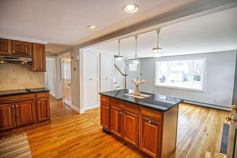 20 Irving St, Reading, MA 01867 photo 11