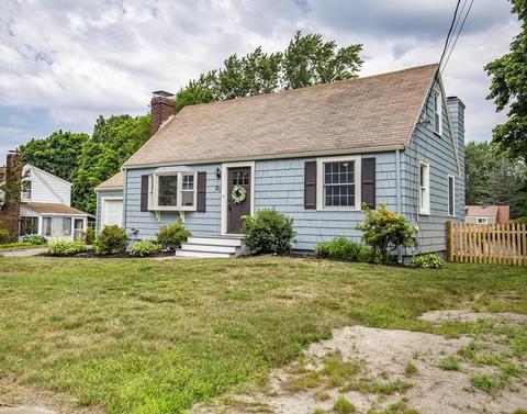 20 Irving St, Reading, MA 01867 photo 3