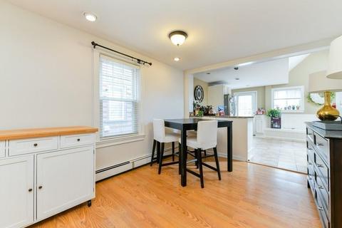 419 E 7th St, Boston, MA 02127 photo 5
