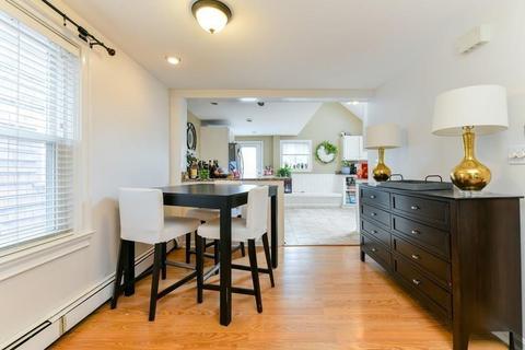 419 E 7th St, Boston, MA 02127 photo 6