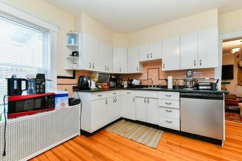 419 E 7th St, Boston, MA 02127 photo 16