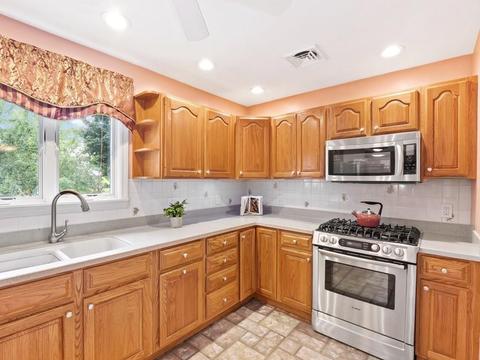 563 New Boston Rd, Fall River, MA 02720 photo 16