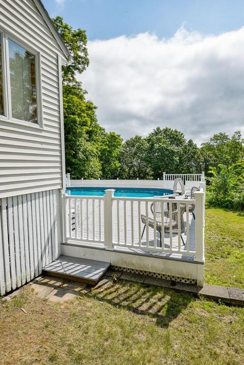 35 Steele St, Worcester, MA 01607 photo 4