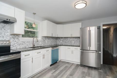 13 Mildred Rd, Danvers, MA 01923 photo 2