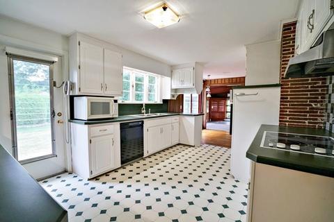 132 Ridgeview Ter, Westfield, MA 01085 photo 8