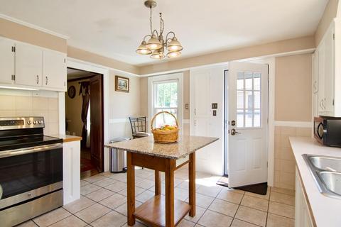 796 Allen St, Springfield, MA 01118 photo 14