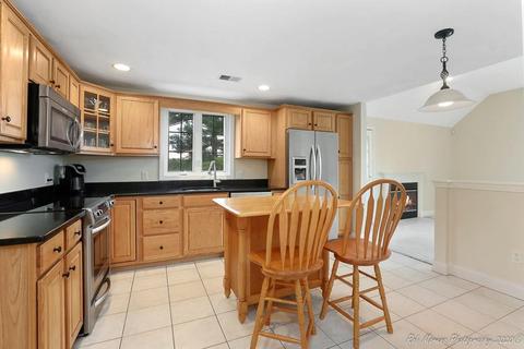 73 Juniper Dr, Saugus, MA 01906 photo 7