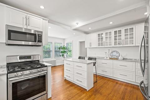 67 Washington St, Reading, MA 01867 photo 2