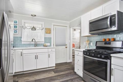 11 Arthur St, Hull, MA 02045 photo 5