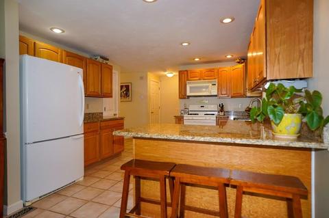 3 Gates Cir, Worcester, MA 01603 photo 5