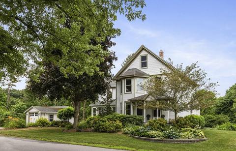 19 Grove St, Upton, MA 01568 photo 1