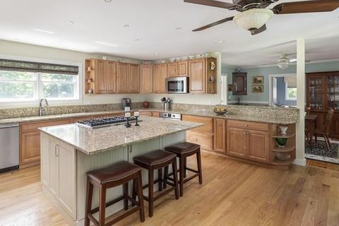 19 Grove St, Upton, MA 01568 photo 4