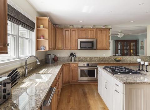 19 Grove St, Upton, MA 01568 photo 3