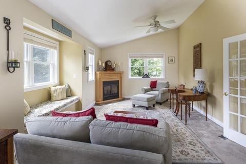 19 Grove St, Upton, MA 01568 photo 9