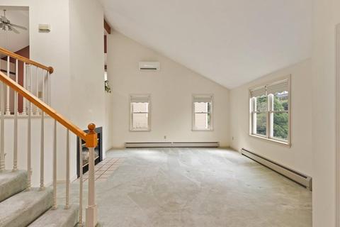 5 Stonegate Ln, Worcester, MA 01605 photo 9