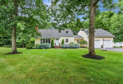 73 Old Post Rd, Walpole, MA 02032 photo 1