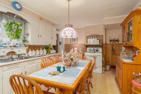 19 Milton St, Chicopee, MA 01013 photo 20