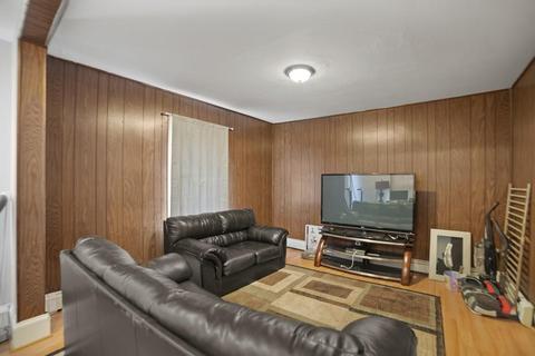 8 Eames St, Framingham, MA 01702 photo 9