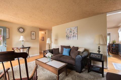 49 Bradley Ct, Fall River, MA 02720 photo 7
