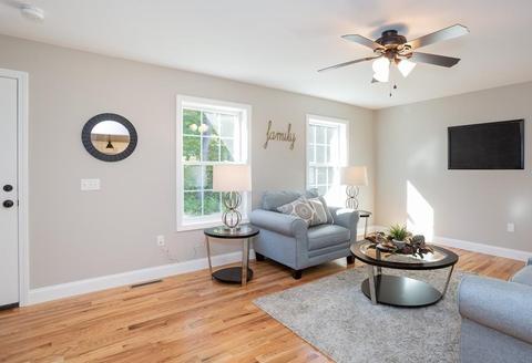 248 Denver St, Springfield, MA 01109 photo 3