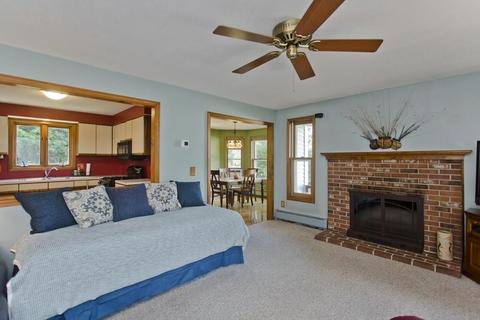 63 Plain St, Easthampton, MA 01027 photo 11