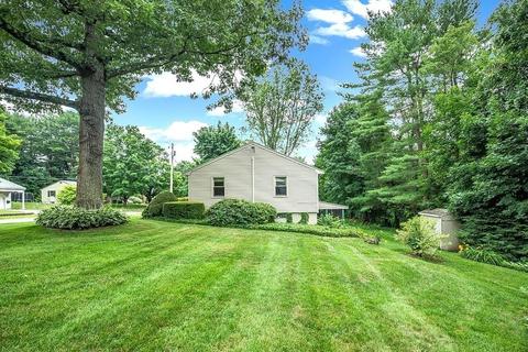 8 Autumn St, Danvers, MA 01923 photo 3