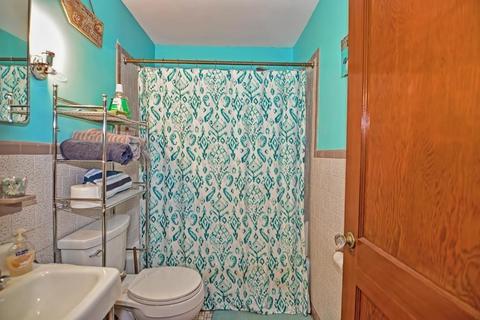 68 Vale St, Worcester, MA 01604 photo 9