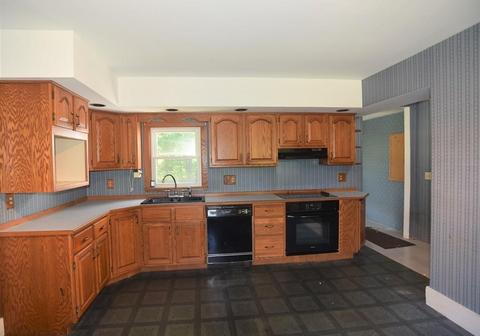 140 Summer St, Athol, MA 01331 photo 4