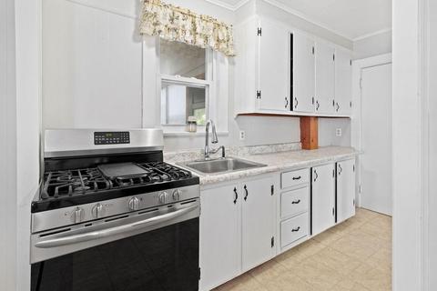35 Gilbert St, Lawrence, MA 01843 photo 14