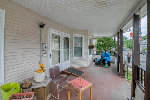 33 Ashley St, Springfield, MA 01105 photo 3