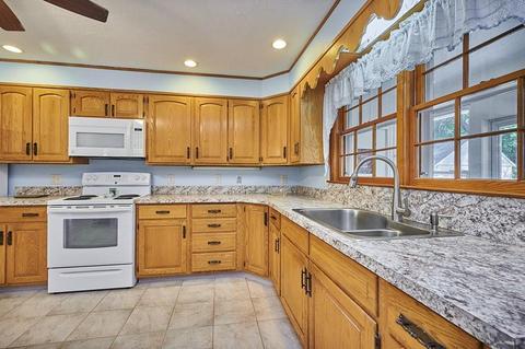11 Wilton Rd, Easthampton, MA 01027 photo 13
