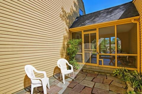 11 Overlook Dr E, Framingham, MA 01701 photo 5