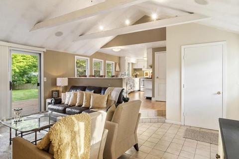 3 Charlesgate Rd, Walpole, MA 02081 photo 4