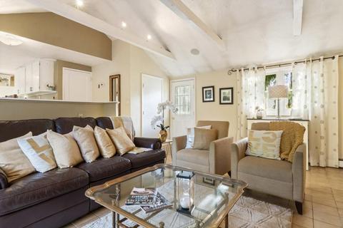 3 Charlesgate Rd, Walpole, MA 02081 photo 3