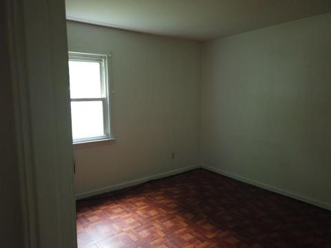 55 Fredette St, Springfield, MA 01109 photo 8
