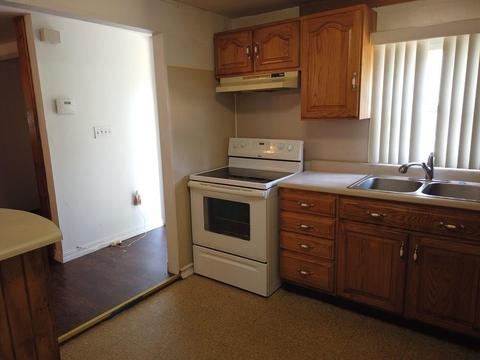 55 Fredette St, Springfield, MA 01109 photo 6