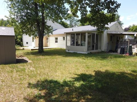 55 Fredette St, Springfield, MA 01109 photo 1