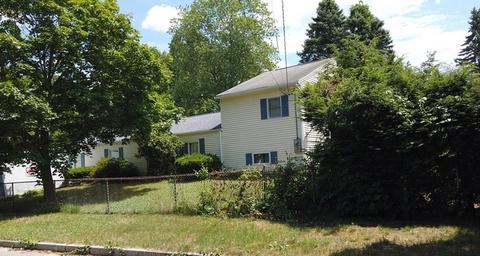 55 Fredette St, Springfield, MA 01109 photo 2