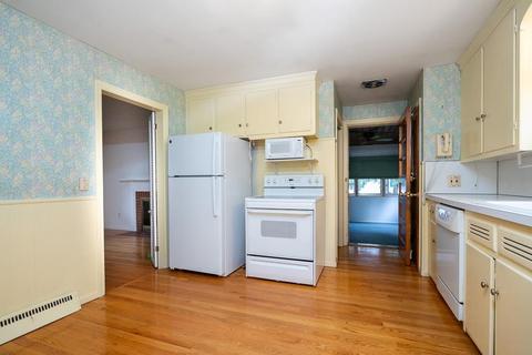 70 Balboa Dr, Springfield, MA 01119 photo 5