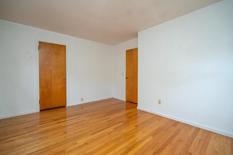 70 Balboa Dr, Springfield, MA 01119 photo 13