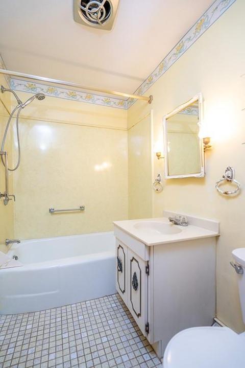 70 Balboa Dr, Springfield, MA 01119 photo 11