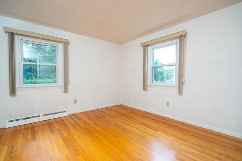 70 Balboa Dr, Springfield, MA 01119 photo 9