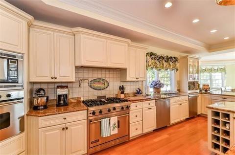 5 Pine Tree Dr, Buzzards Bay, MA 02532 photo 4