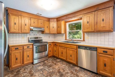 35 Westview Ter, Easthampton, MA 01027 photo 4