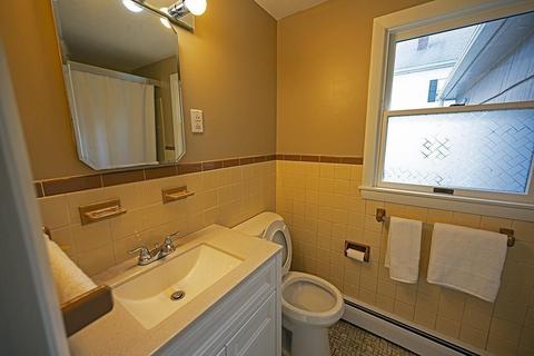 10 Beacon St, Reading, MA 01867 photo 9